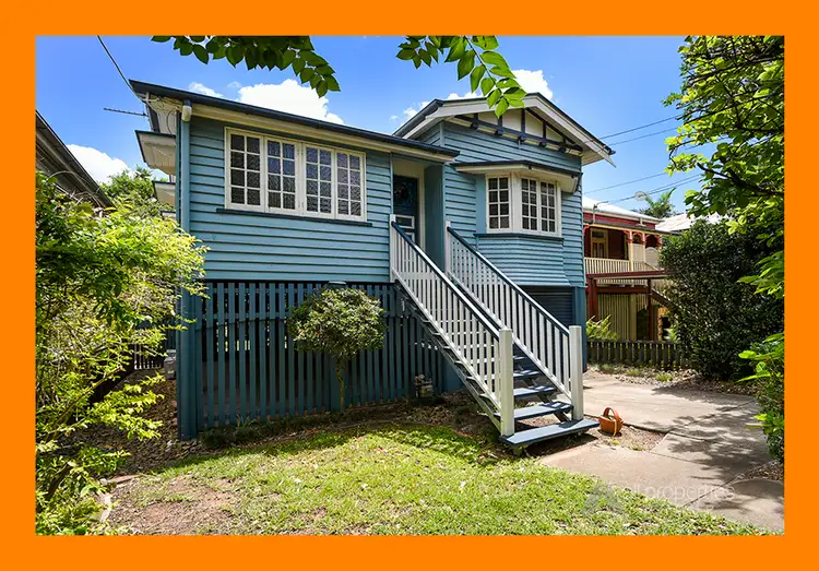 16 MACROSSAN AVENUE, Norman Park QLD 4170