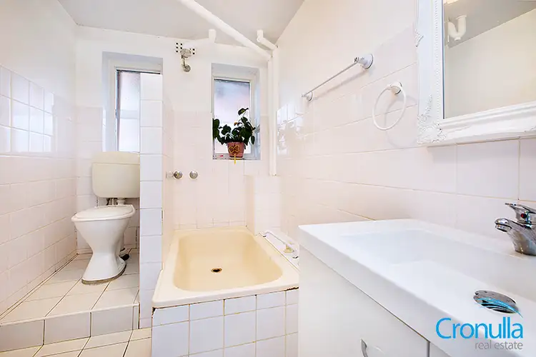 Fourth view of Homely apartment listing, 4/44 Seaview St, Cronulla NSW 2230