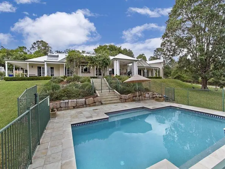 71 Peronne Place, Brookfield QLD 4069