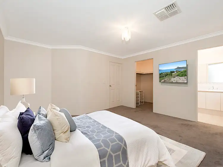 Fourth view of Homely house listing, 6 Max Forman Crt, Como WA 6152