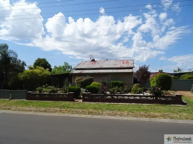 2 River avenue, Collie WA 6225
