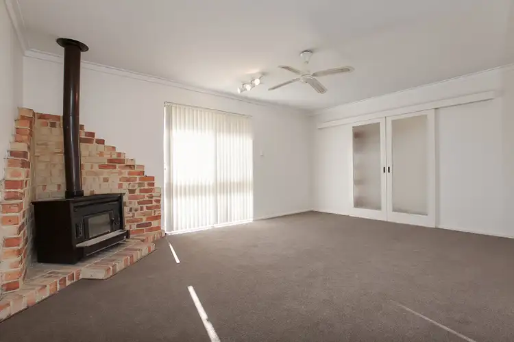 8 Newman Close, Cooloongup WA 6168