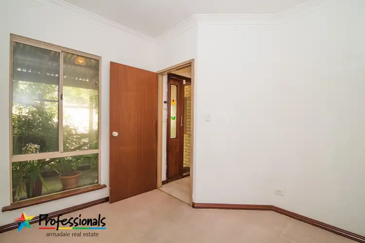 Sixth view of Homely house listing, 5 Topaz Ct, Mount Richon WA 6112