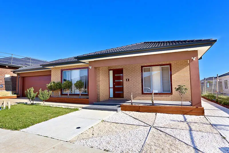 Main view of Homely house listing, 3 Barter Crescent, Cranbourne East VIC 3977