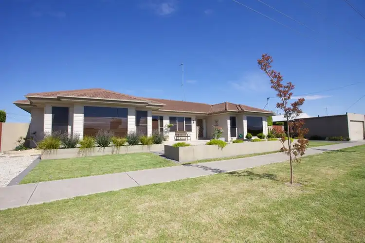 24 Landy Street, Horsham VIC 3400