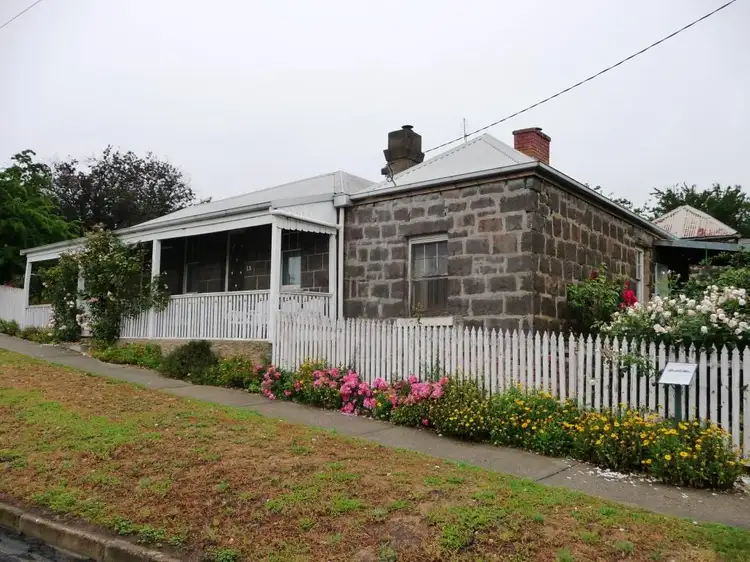 13 Montgomery Street, Skipton VIC 3361