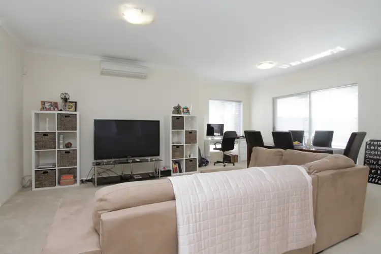 Sixth view of Homely townhouse listing, 1/18 Deanmore Bend, Hammond Park WA 6164