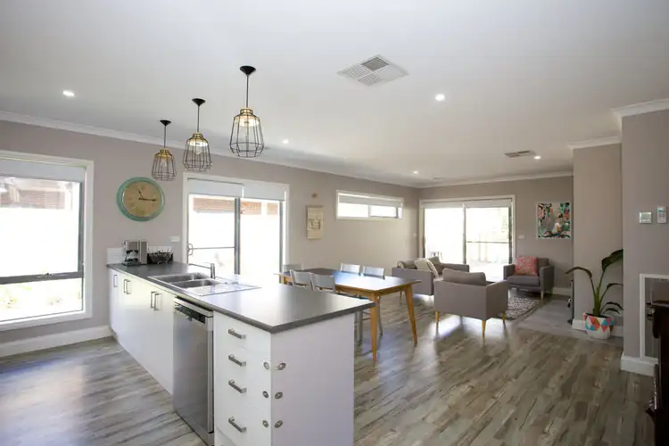 Fifth view of Homely house listing, 2 Simpson Court, Horsham VIC 3400