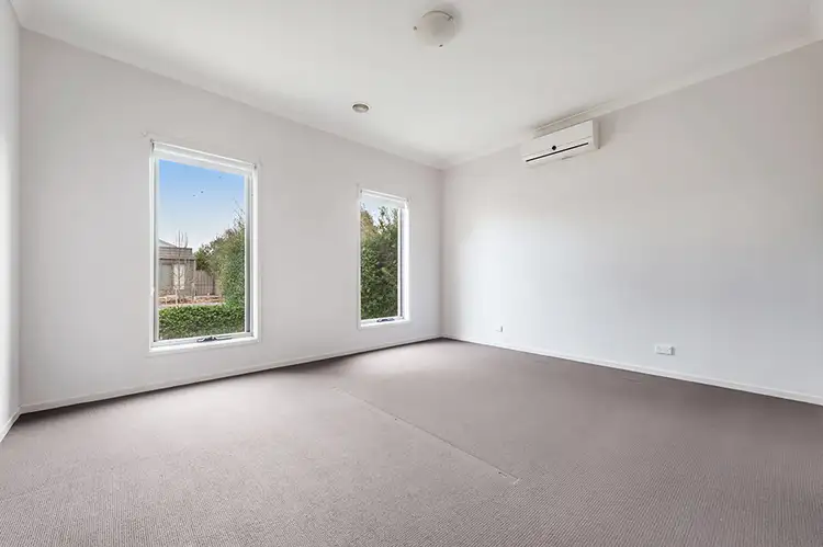 Second view of Homely house listing, 10 Healesville Loop, Craigieburn VIC 3064