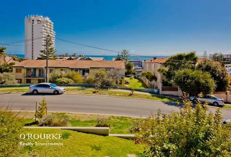 8/34 Filburn Street, Scarborough WA 6019