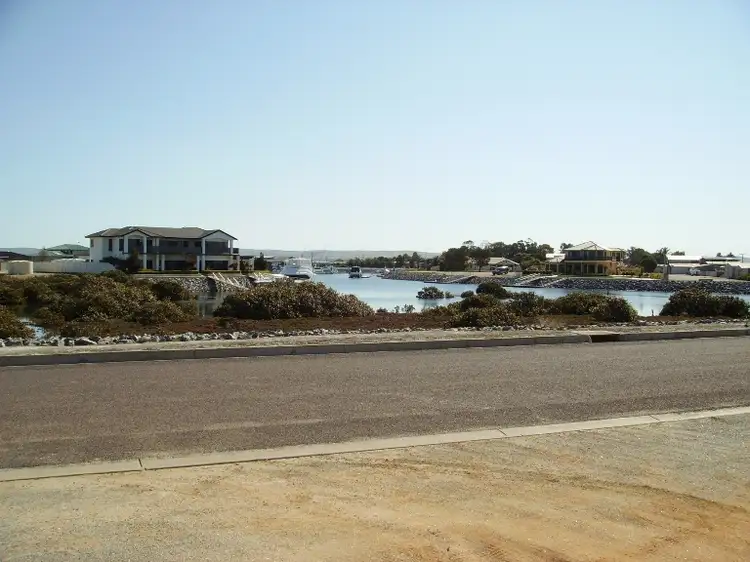 8 Morialta Dr, Tumby Bay SA 5605