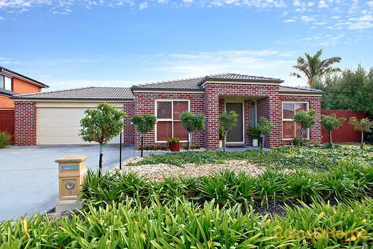 7 Abbey Road, Narre Warren South VIC 3805