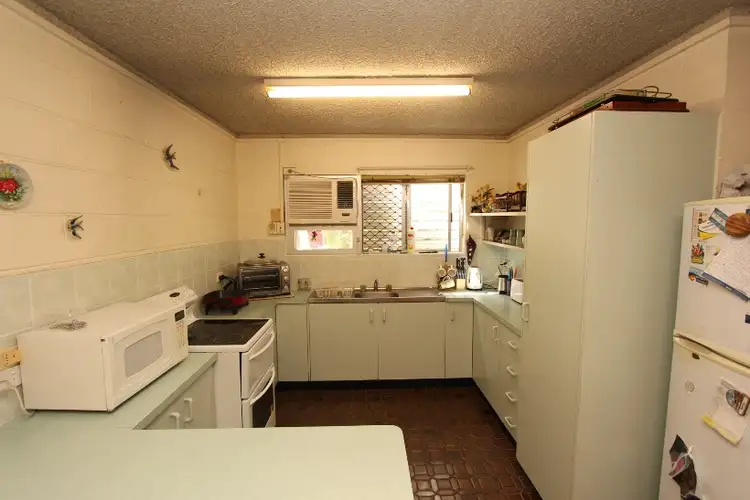 Second view of Homely unit listing, 1/8 Piccadilly Street, Hyde Park QLD 4812