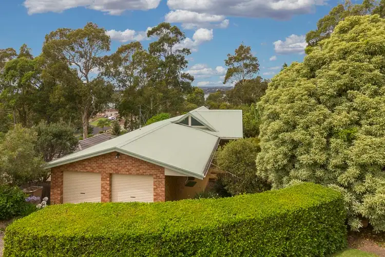 17 Hawks Nest Place, Surfside NSW 2536