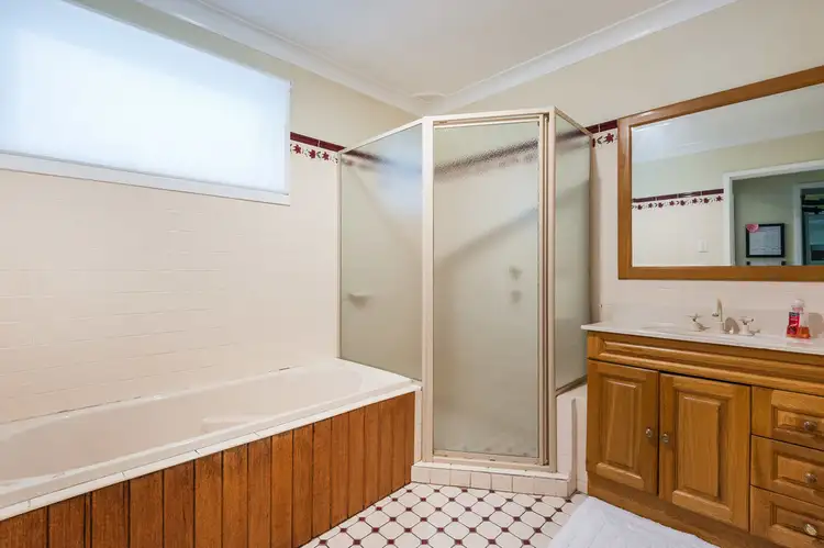 Fifth view of Homely house listing, 18 Wendy Drive, Point Clare NSW 2250