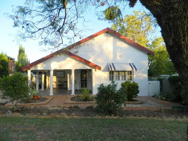 37 East Street, Parkes NSW 2870