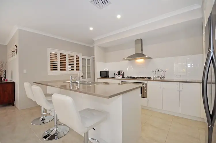 18 Lancaster Avenue, Aveley WA 6069