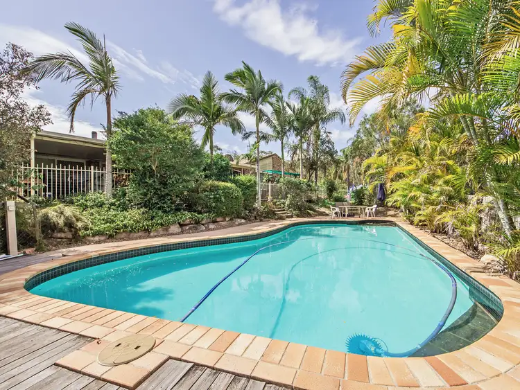 24 Makepeace Pl, Bellbowrie QLD 4070