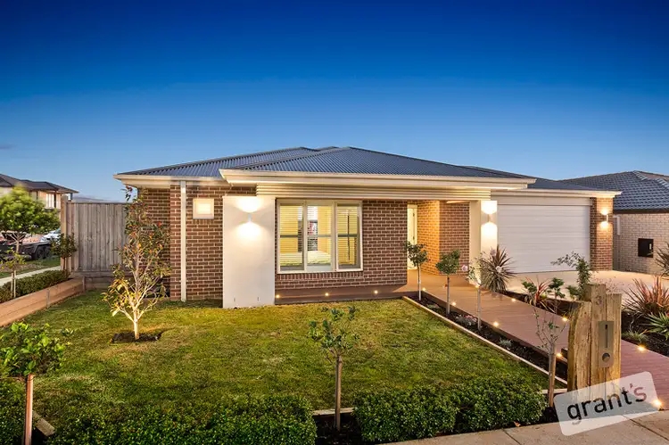 3 Ellaroo Circuit, Clyde North VIC 3978