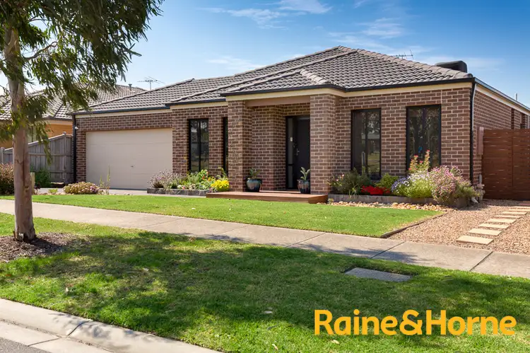 42 Melington Drive, Lyndhurst VIC 3975