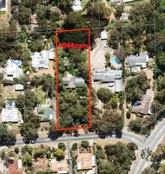 12 Falls Rd, Lesmurdie WA 6076