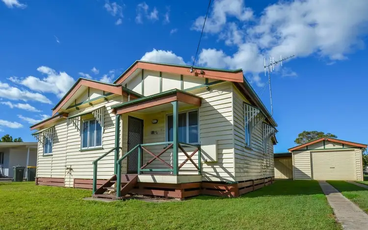 34 Loeskow Street