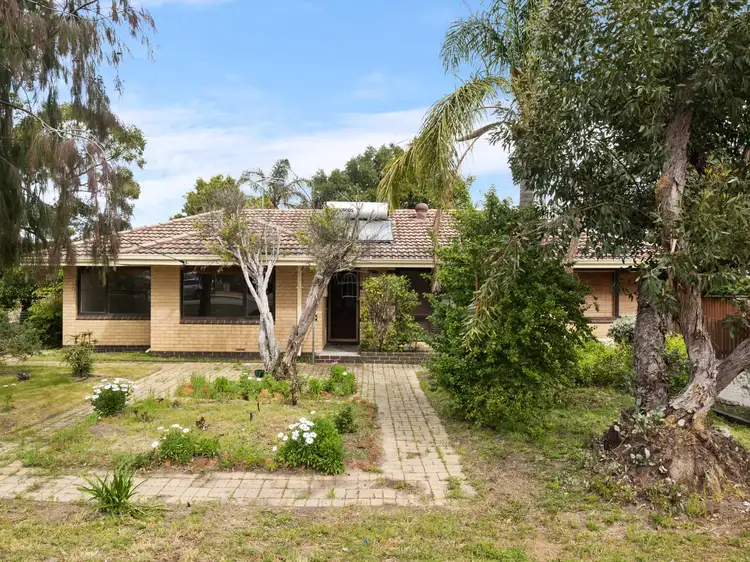11 Cotherstone Road, Kalamunda WA 6076