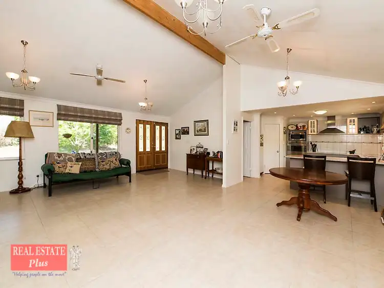 Fifth view of Homely house listing, 8 Cookes Way, Chidlow WA 6556