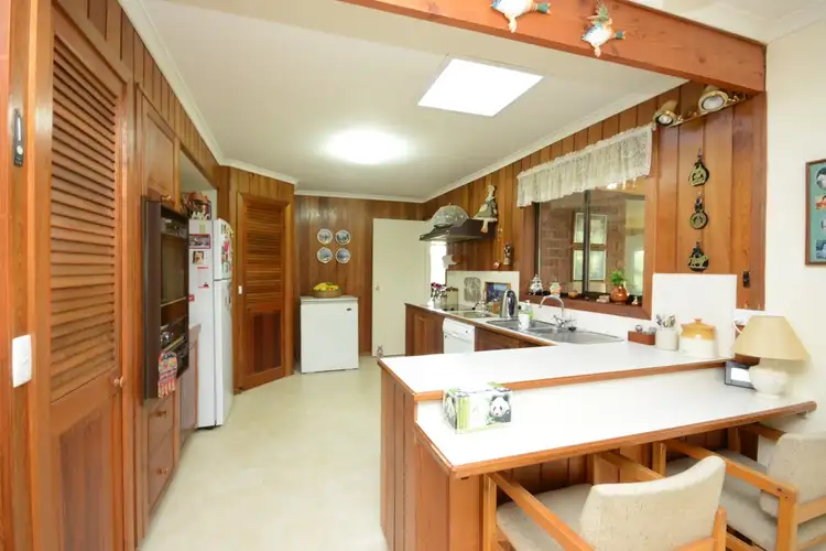 Seventh view of Homely house listing, 6 Ashwood Court, Bairnsdale VIC 3875