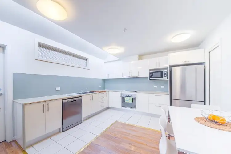 16/79 Atherton Road