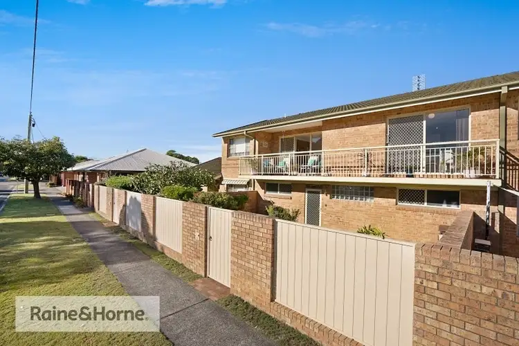2/12 Farnell Road, Woy Woy NSW 2256