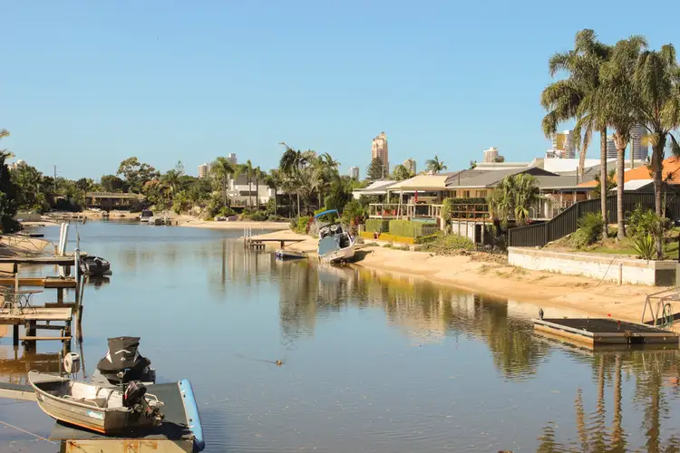 6 PACIFIC BLVD, Broadbeach Waters QLD 4218