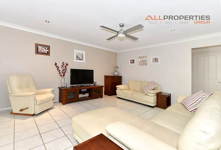 Fifth view of Homely house listing, 8 Bellfield Cres, Parkinson QLD 4115