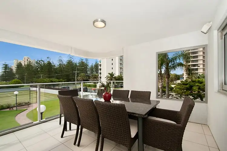2/7 'Chelsea' Britannia Avenue, Broadbeach QLD 4218