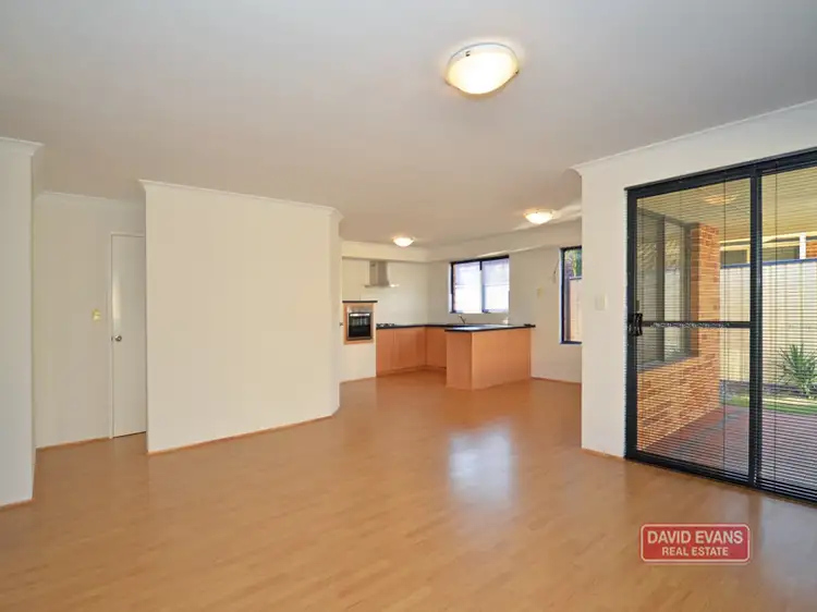 15 Lyndavale Loop, Carramar WA 6031