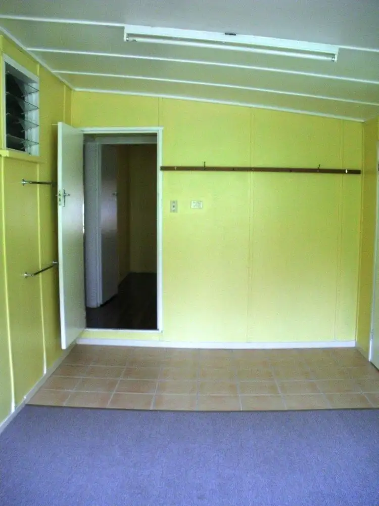 Fourth view of Homely house listing, 4 Flinders Close, Lammermoor QLD 4703