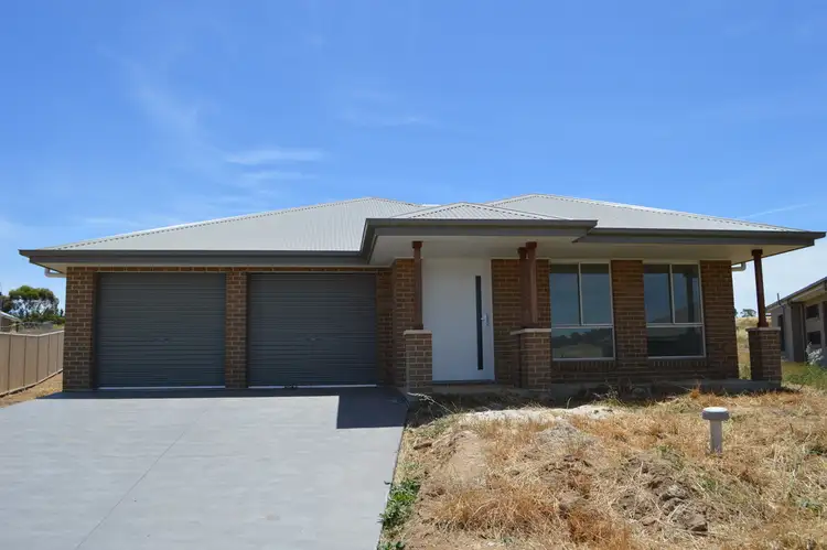 8 Fraser Close, Goulburn NSW 2580