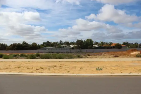 20 Strathalbyn Road, Strathalbyn WA 6530