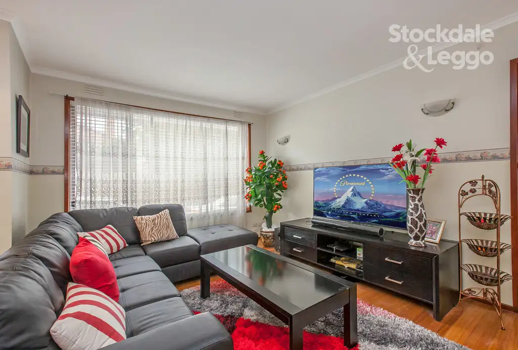 Main view of Homely unit listing, 2/5 Louis Street, Reservoir VIC 3073