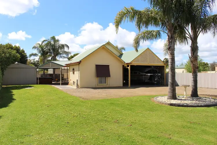 16 Hogans Road, Yarrawonga VIC 3730