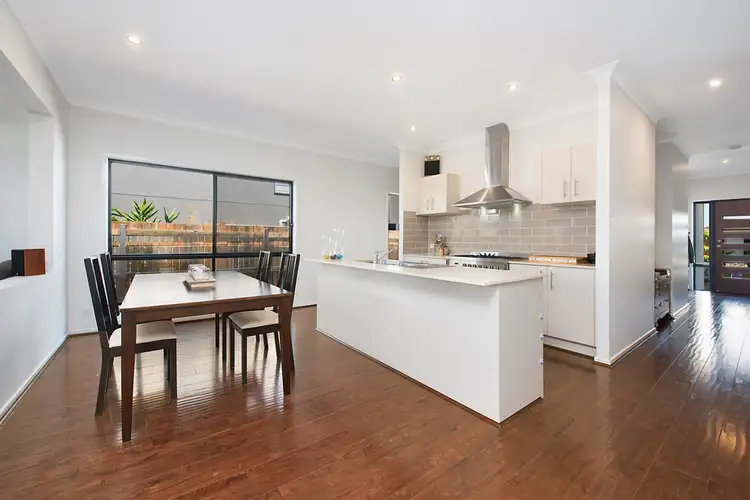 8 Emerald Drive, Caloundra West QLD 4551