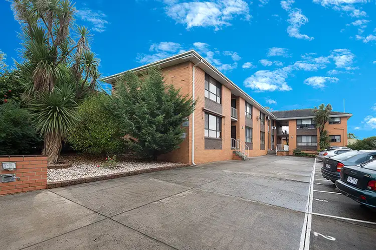 4/13 McCulloch Street, Essendon North VIC 3041