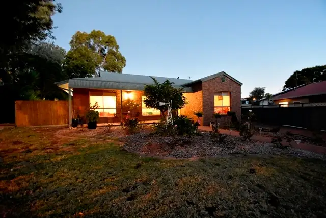 8 ARMSTRONG COURT, Araluen NT 870