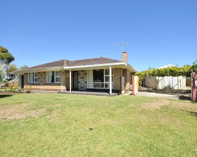 1 Ryan Street, Rockingham WA 6168