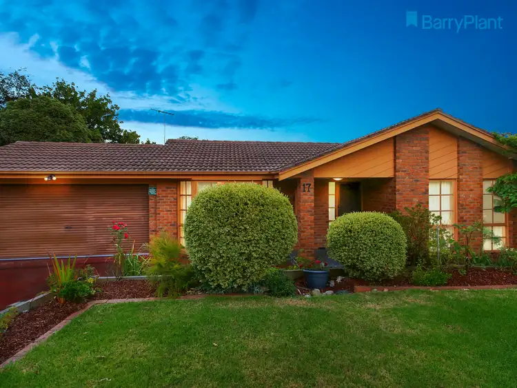 17 Lakeside Crescent, Croydon Hills VIC 3136