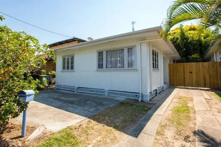 10 GILMOUR LANE, Southport QLD 4215