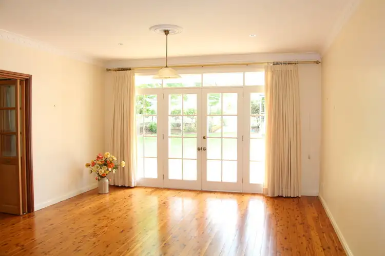 27 Thorby Crescent, Griffith NSW 2680