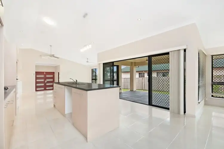 7 Helvellyn Street, Bushland Beach QLD 4818
