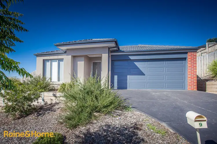 9 Broomfield Avenue, Sunbury VIC 3429
