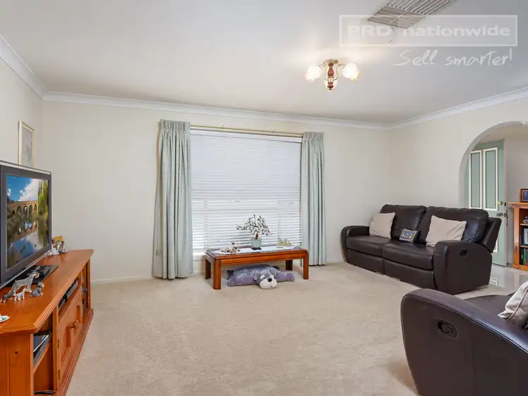 Fifth view of Homely house listing, 39 Overdale Drive, Bourkelands NSW 2650